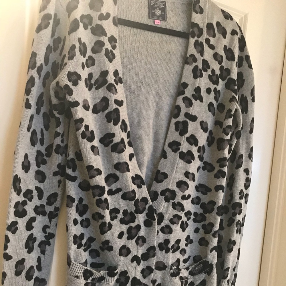 Med VS PINK leopard cardigan